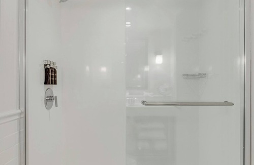 Bay Village Hotel | Stylish Suites w/Sophisticated Living Spaces in Downtown Boston!