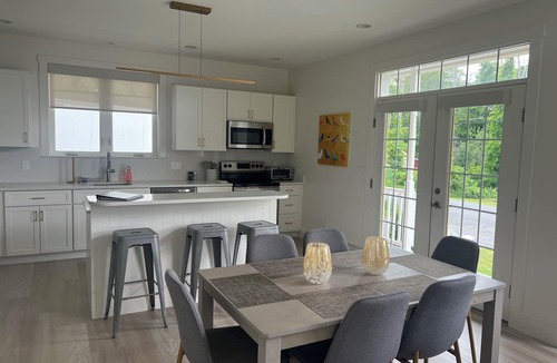 Center Tuftonboro House | Stylish Tuftonboro Neck Retreat | Walk to Lake Winnipesaukee