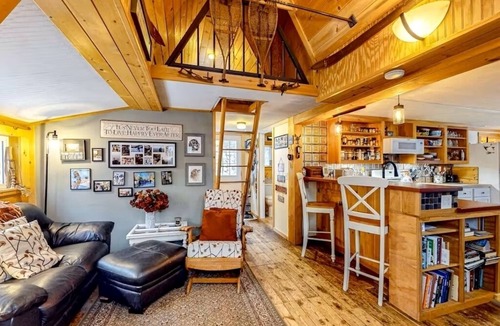 Carrabassett Valley House | Sugarloaf Home-Pet Friendly-Snow Lovers delight!