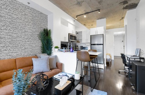 Milton Park Apartment | Suite 506 Downtown Montreal | W/Balcony, Queen Bed, Sofa Bed, Parking & 65` TV