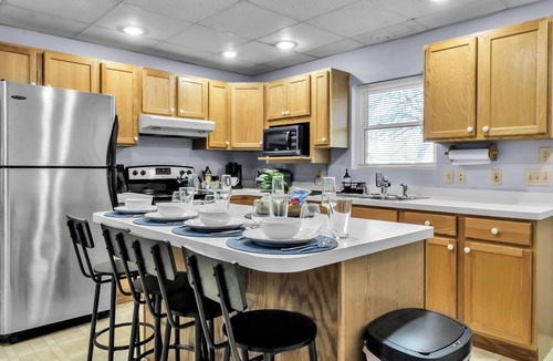 Akron Apartment | Suite Retreat: Cozy Walkable Akron Village Getaway