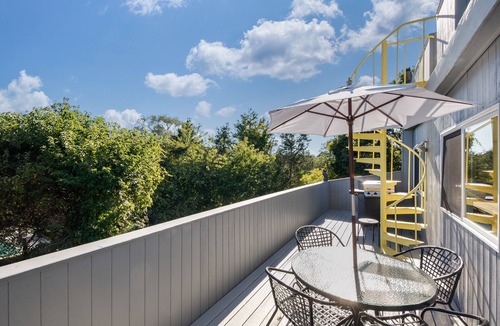 Amagansett House | Summer 25 and Yr-Round Available! Walk to Beach and Town! South of Highway AMG!