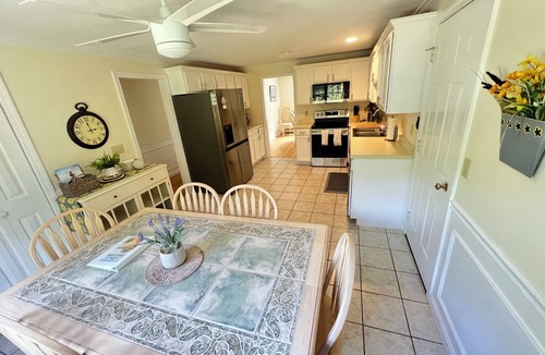 Charlestown House | Summer Beach Rental w/Beach Pass - 3 bed/3 bath