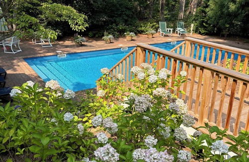 Northwest Harbor House | Summer Beckons in Fantastic East Hampton 3600 sf Airy Hideaway 4 bedroom 4 bath
