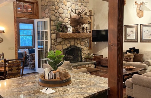 Saranac Lake House | Summer Breeze Lodge at Birch Bay - Upper Saranac Lake NY
