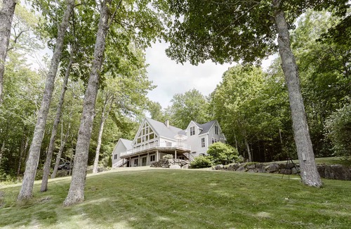 Jefferson House | Summer Camp, Refined: Stunning Lakefront Retreat