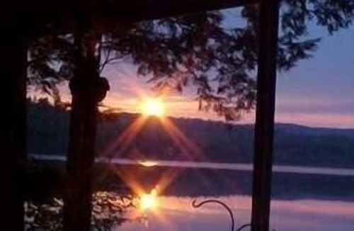 Strafford Cottage | Summer Cottage on Secluded Lake