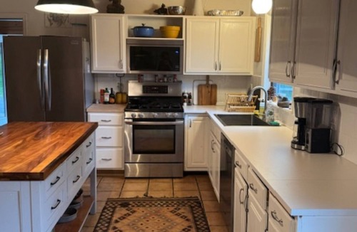 Ludlow House | SUMMER COTTAGE-SWIMMING POOL Hot Tub -Sauna-Pool Table-Ping Pong-Fire Pit