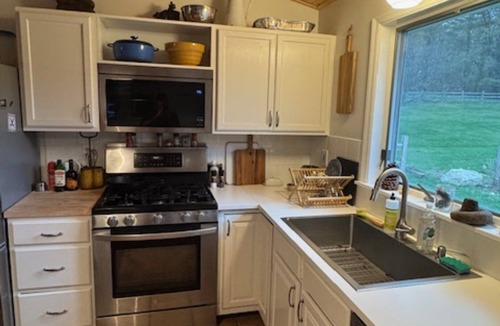 Ludlow House | SUMMER COTTAGE-SWIMMING POOL Hot Tub -Sauna-Pool Table-Ping Pong-Fire Pit
