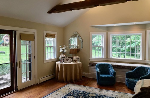 Wilton House | Summer getaway with Pool and Fully stocked Chef's Kitchen