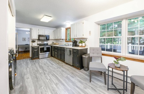 Clinton House | Summer is filling up-Beach, Shopping and Golf