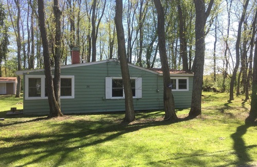 Ancramdale Cottage | Summer Rental -3-bedroom cottage in Ancramdale. Private swimming lake with beach