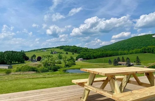 Town of Copake House | Summer rental 4Br - Big views + Pond, 10 acres bwtn Hudson and Great Barrington