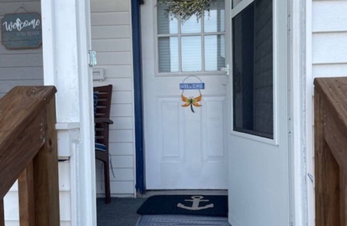 Wells Cottage | Summer Sea Cottage in WATERCREST near beaches and restaurants