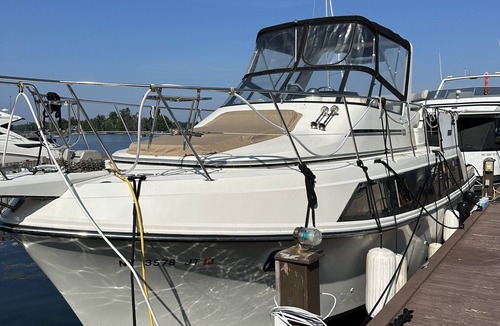 Alexandria Bay Boat Rental | Summer Suite Houseboat