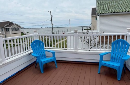 Pleasantville House | Summer Sunset Hideout 3-5 BEDROOMS/4 BATH-PLEASANTVILLE