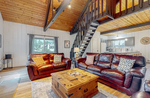 Stratton Mountain House | Summit View | Mtn/ski-view townhouse with heated pool, wood stove, grill, W/D