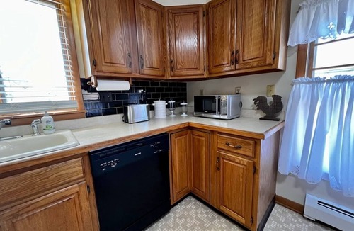 Elmira Apartment | Sun-Filled Upper Gem | Near LECOM & Elmira College