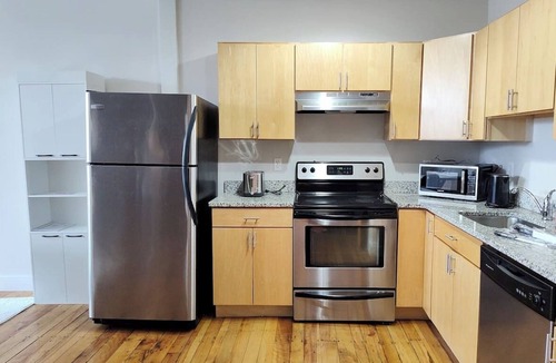 Biddeford Apartment | Sun-Lit Executive's Rest