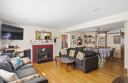 East Falmouth House | Sun, Swim & Stay | Heated Pool + Firepit