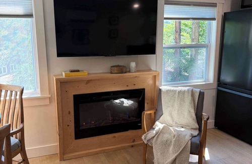 Georges Mills Apartment | Sunapee Getaway With Lake Sunapee Deeded Lake Access