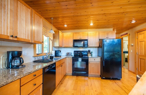 Sunday River Area Cabin | Sunday River Cabin w/Hot Tub, Fireplace, Games, 2 Living Areas - Sleeps 12