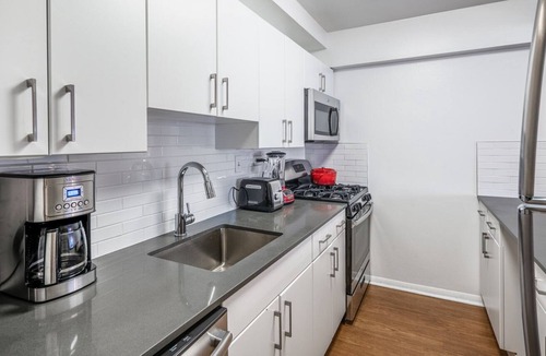 West End Apartment | Sunlit Beacon Hill 1BR w/ Pool, Gym, Doorman, Dog Park by Blueground
