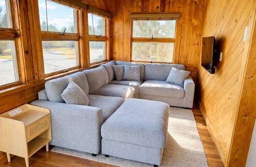 Barnstable Cottage | Sunny 3-bedroom cottage with WiFi and AC-Steps to beach and walkable to town!
