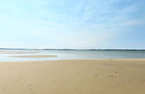 Barnstable Cottage | Sunny 3-bedroom cottage with WiFi and AC-Steps to beach and walkable to town!
