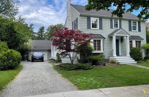 South End House | Sunny 3-bedroom house with AC in charming Burlington
