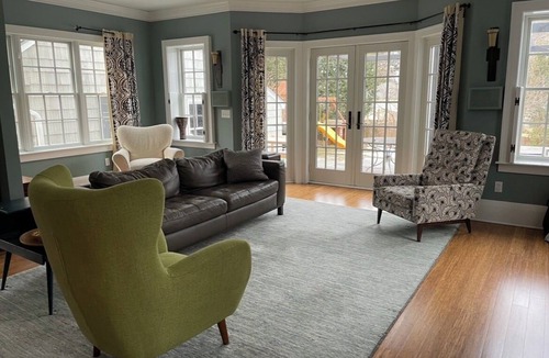 South End House | Sunny 3-bedroom house with AC in charming Burlington
