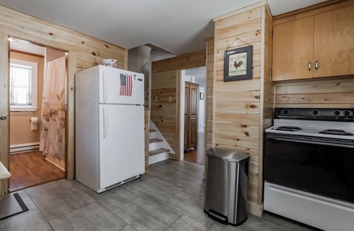 Ocean Park Cottage | Sunny and spacious beach home, just a minute to the beach!