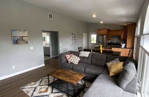 Narragansett House | Sunny Beach Getaway-Outdoor Shower, Big Deck, Walk to Coffee+Ice Cream-Sleeps 10