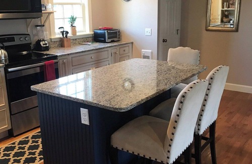 Kennebunk Apartment | Sunny, private apartment. Walk to Kennebunk Village. Close to beaches.