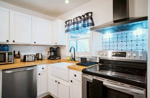 Pocono Summit House | Sunrise Summit | Pet-Friendly Hot Tub Fenced Yard