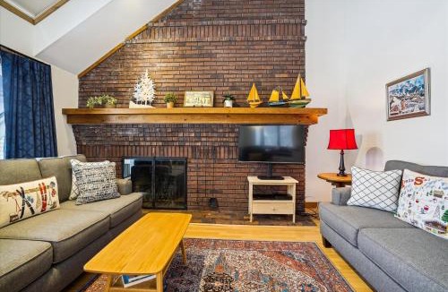 Killington House | Sunrise Village East Glade B2 Cozy Ski-In Ski-Out 3-Bedroom Condo with Fireplace & Resort Amenities