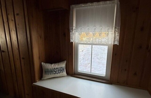 Lochmere House | Sunset Bungalow on Lake Winnisquam