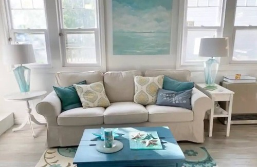 Selkirk Cottage | Sunset Shores on Lake Erie, LA Style Lake House