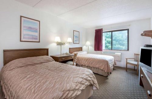 Conning Towers Nautilus Park Hotel | Super 8 by Wyndham Groton