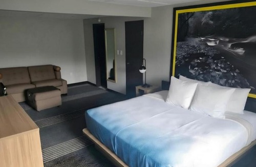 Monticello Hotel | Super 8 by Wyndham Monticello NY