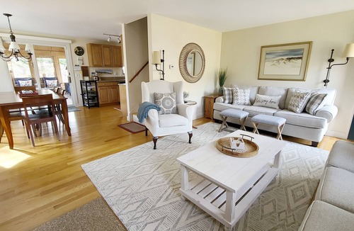 Wellfleet House | Super Comfortable 3BD-Close to Duck Pond, A/C, Screen Porch, Outdoor Shower, Deck