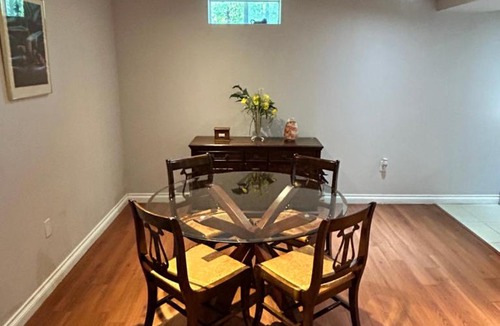 Emery House | Super Cosy Peaceful room with Garden view free Parking