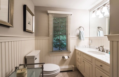 North Chatham House | Superb, Upscale Waterfront in North Chatham: 078-C