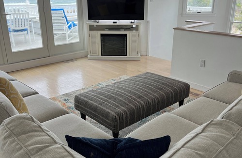 Surf City House | Surf City Escape! Charming 4-bedroom Oceanfront in North Surf City