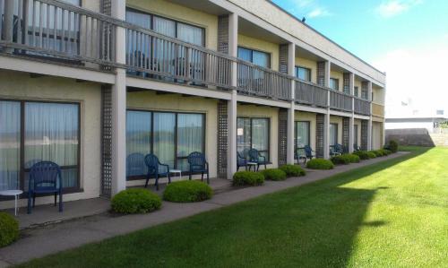 South Yarmouth Hotel | Surf & Sand Beach Motel