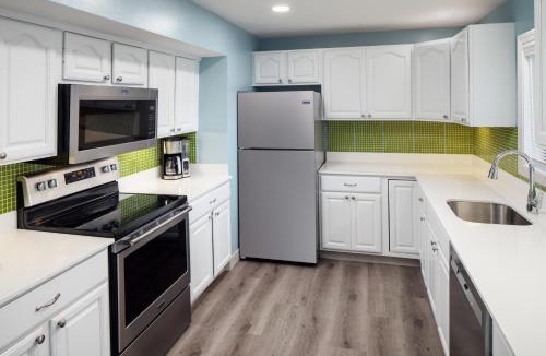 Commercial Street Hotel | Surfside Hotel and Suites
