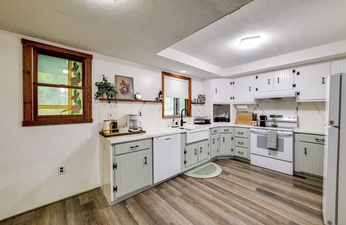 Ouaquaga House | Susquehanna River Bliss! Nature-Filled Family Hub