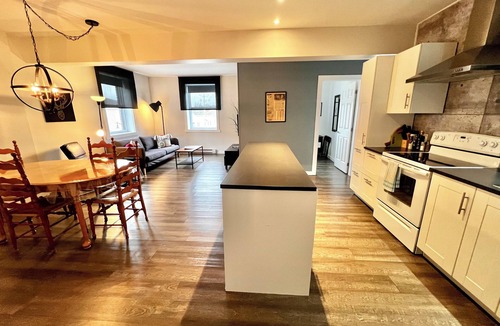 Sutton Condo | SUTTON - CONDO IN THE HEART OF THE VILLAGE