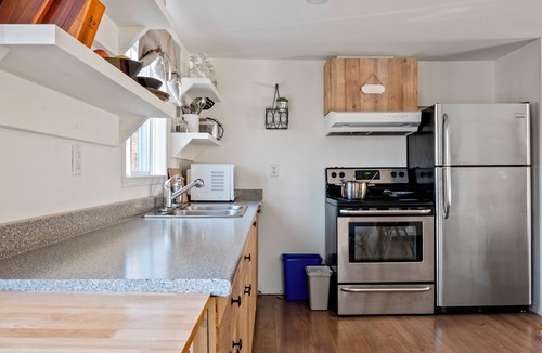 Sutton Ski Chalet | Sutton Mountain Chalet · Private Outdoor Spa · MTB & Hiking · 3BR · Sleeps 6