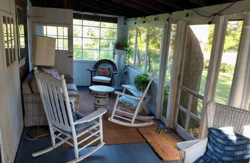 Adamsville House | Sweet country barn with WiFi in L Compton